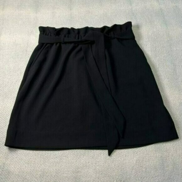 Express Black Skirt Size Medium NWT Belt Pockets Business Causal Career - Picture 1 of 7